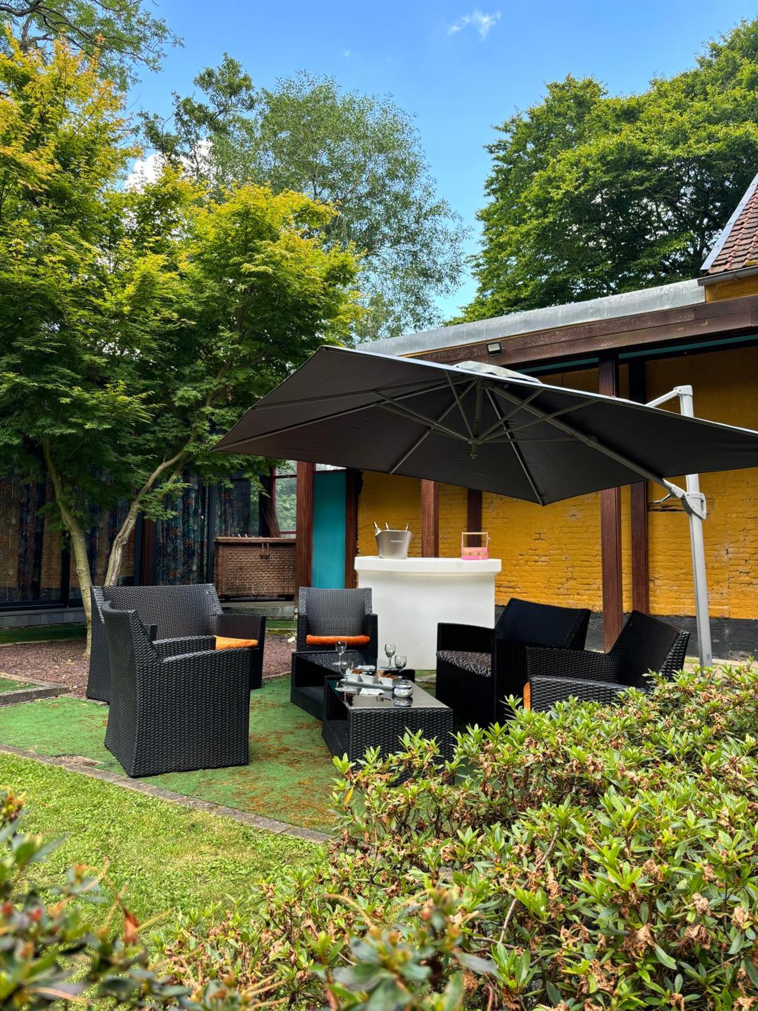 Logis Hotel-Restaurant - Le Moulin D'Artres Exteriör bild